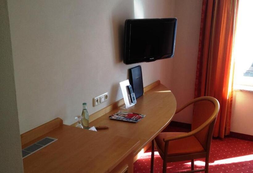 Номер Стандарт Индивидуальный с Балконом, Kur  Und Ferienhotel Haser