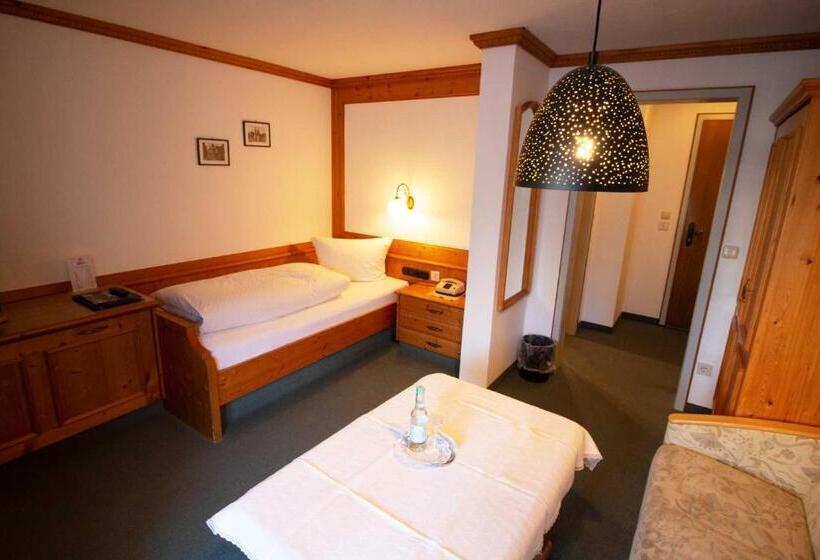 Номер Стандарт Индивидуальный с Балконом, Kur  Und Ferienhotel Haser
