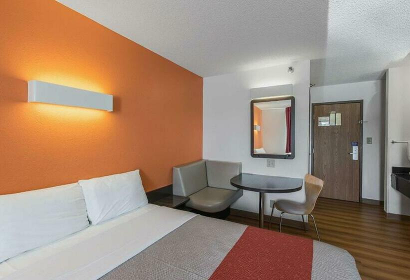 스탠다드 룸, Motel 6 Omaha   Central