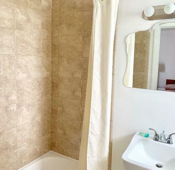 스탠다드 룸 더블 침대 2개, White Caps Motel