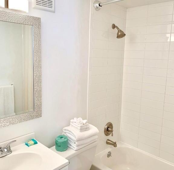 침실 2개 스위트, White Caps Motel