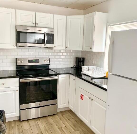 침실 2개 스위트, White Caps Motel