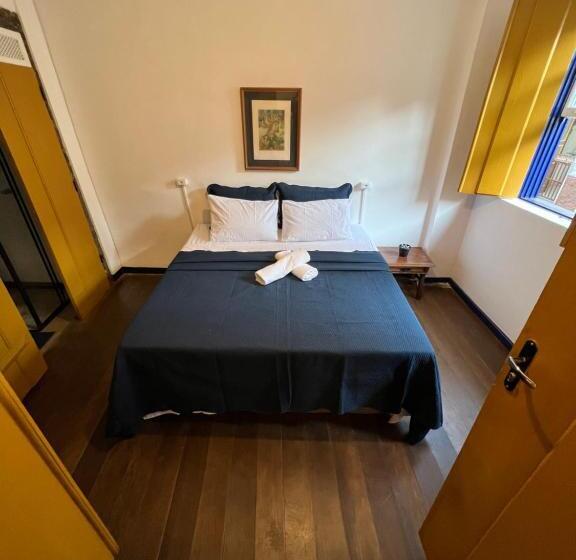 חדר סטנדרט, History Hostel