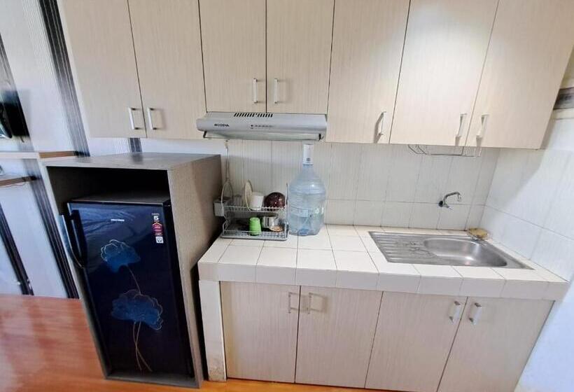 Номер Deluxe, Oyo Life 93106 Apartement Grand Sentraland By Andi