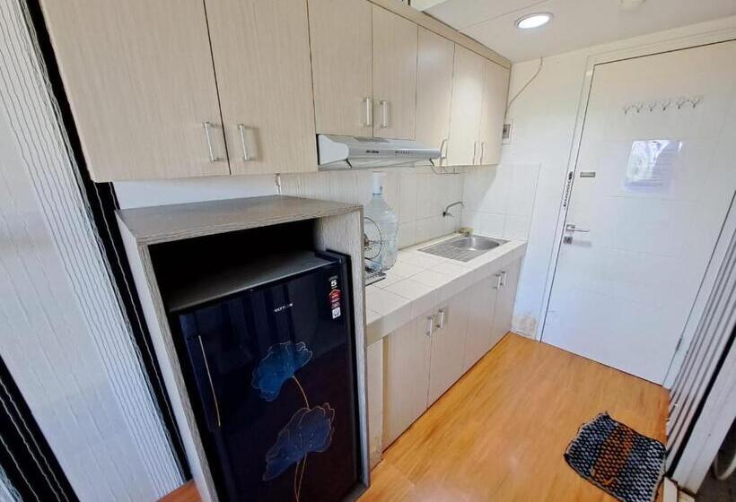 Номер Deluxe, Oyo Life 93106 Apartement Grand Sentraland By Andi