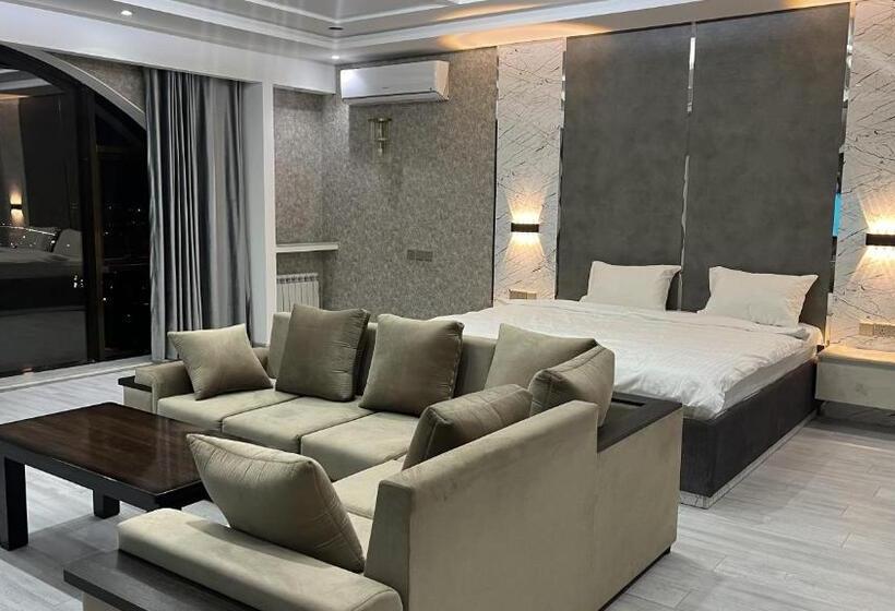 سوییت سوپریور, Panorama