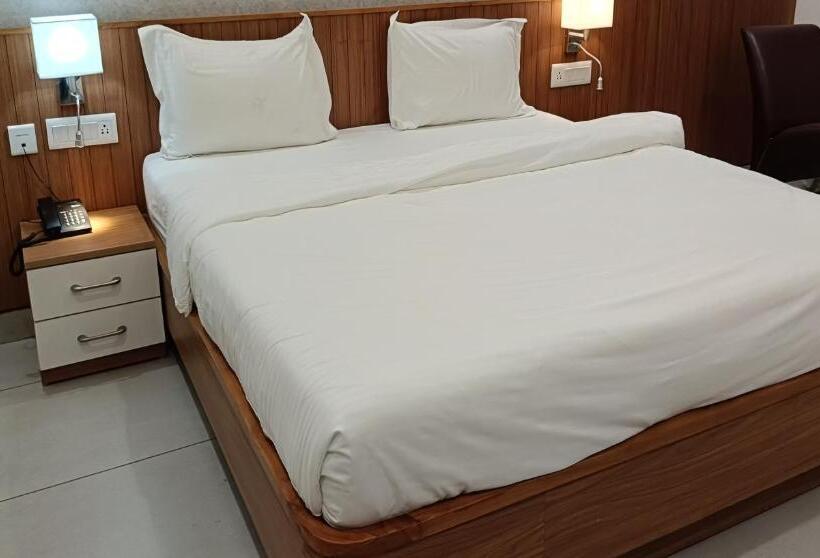 Quarto Deluxe, The Prince Highway