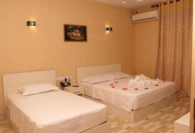 スタンダードトリプルルーム, Nilawin Hotels & Resorts