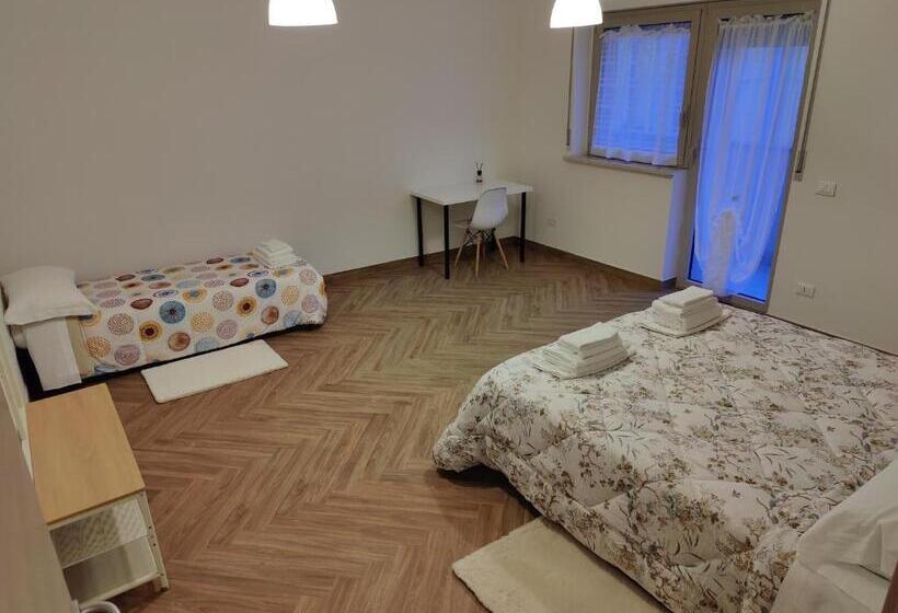 اتاق استاندارد سه تخته با بالکن, Locanda Del Viaggiatore