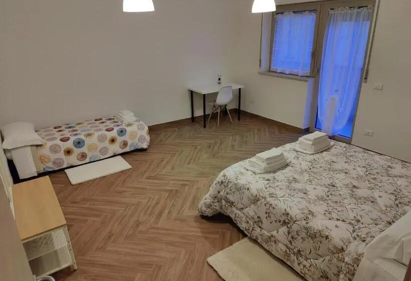 اتاق استاندارد سه تخته با بالکن, Locanda Del Viaggiatore