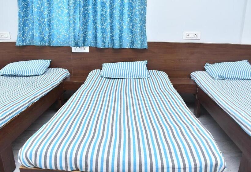 غرفة قياسية سرير كينج, Krushna Guest House