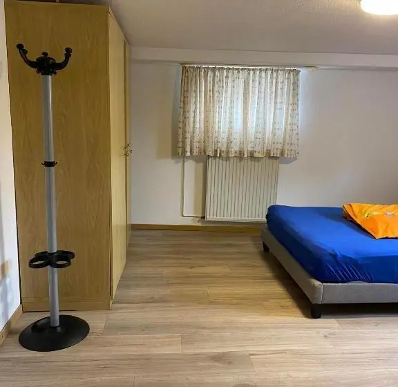 2ベッドルームアパートメント, Van Kim 2 Souterrain Monteurwohnung