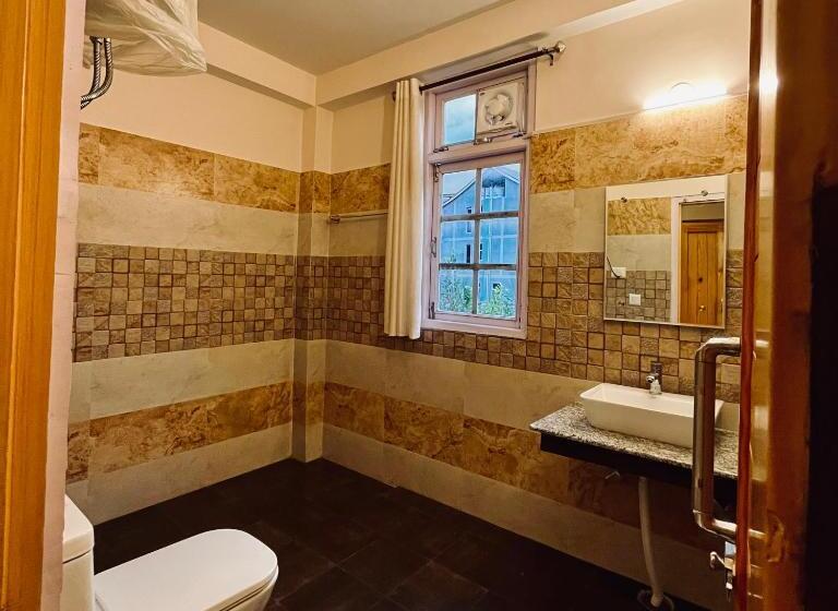 غرفة إقتصادية, Flüstern  A Boutique Hostel