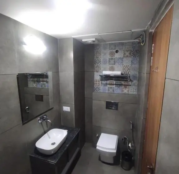 اتاق لوکس, Royal Crown Erica, Zirakpur