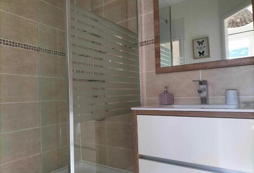 غرفة قياسية مزوَّدة بشُرفة, Chambres D Hôtes B&b   Mas Cinq Sols