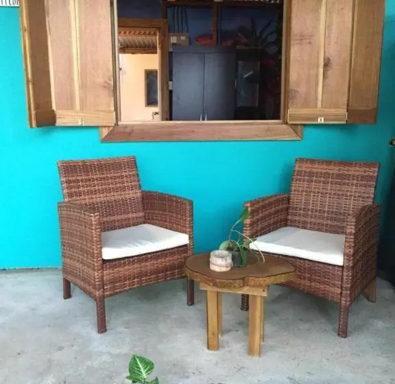 家族用バンガロー, Oasis Beachfront Hostel