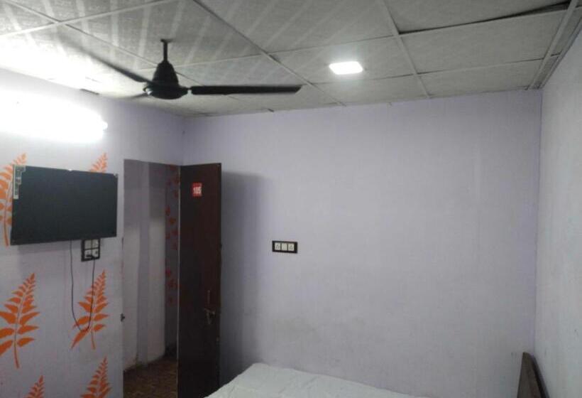 חדר קלאסי לשלושה, Oyo Hotel Sun Shine