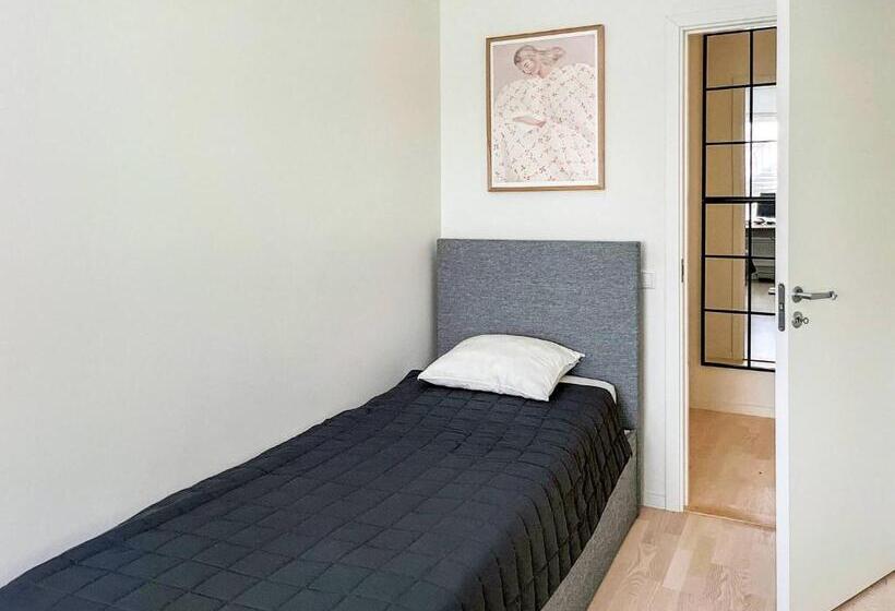 标准单人间, Room In Guest Room   Room   5 Min Walk Eurovision Hyllie