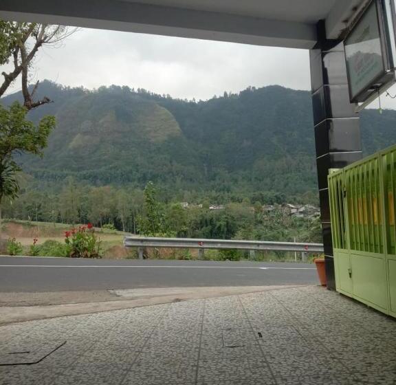 스탠다드 룸, Aaa, Sukapura Guesthouse, Bromo Mountain View Triple A Tour, 3 Levels, Sukapura, Probolinggo, Additi