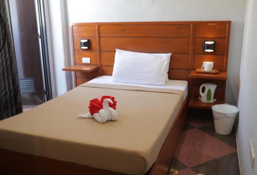 Pokój Standard, Cerca