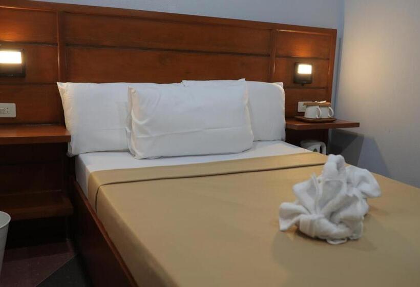 Pokój Standard, Cerca