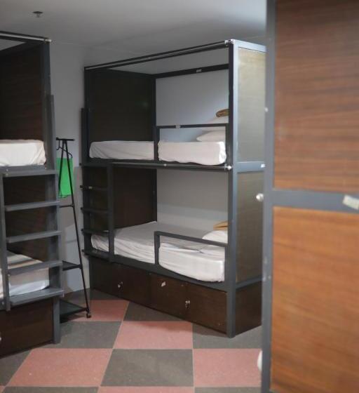 Pokój Rodzinny, Cerca