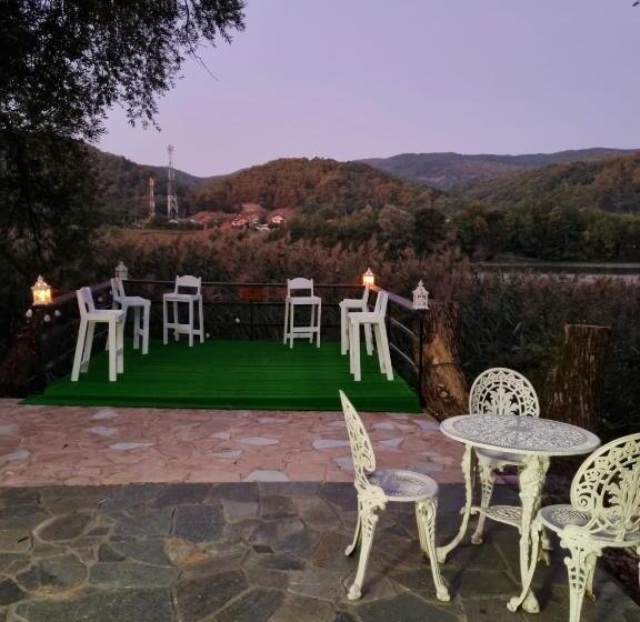 חדר לארבעה סטנדרטי עם נוף לגינה, Poiana Maramureseana