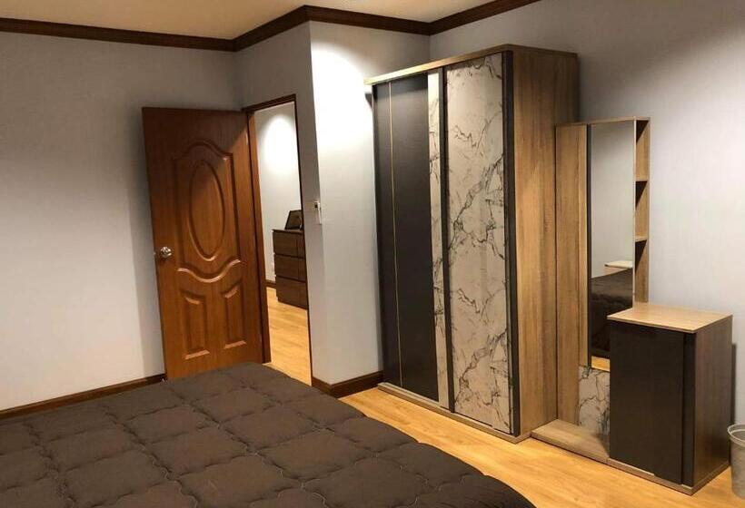 اتاق لوکس چهار تخته, Private Rooms In Phatumwan Chula Near Samyan, Chinatown, Jay O Siam Center, Central World Middle Of