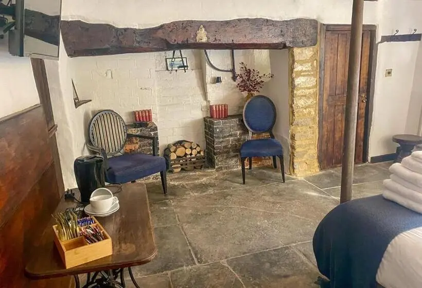 デラックスルーム, The New Inn