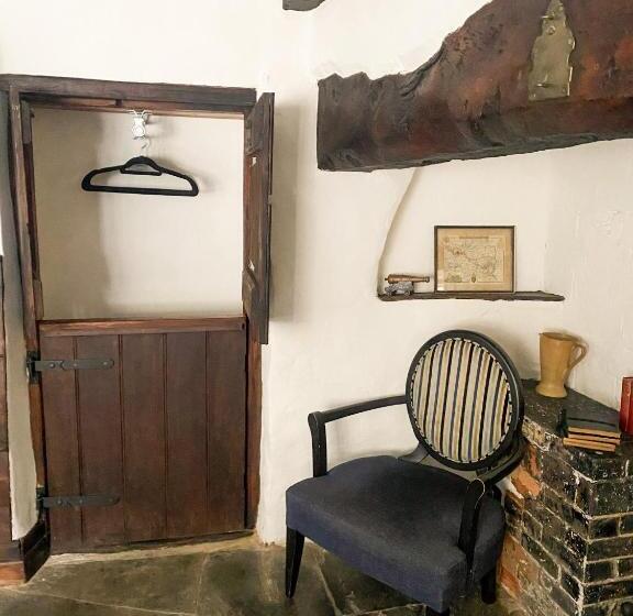 חדר דלוקס, The New Inn