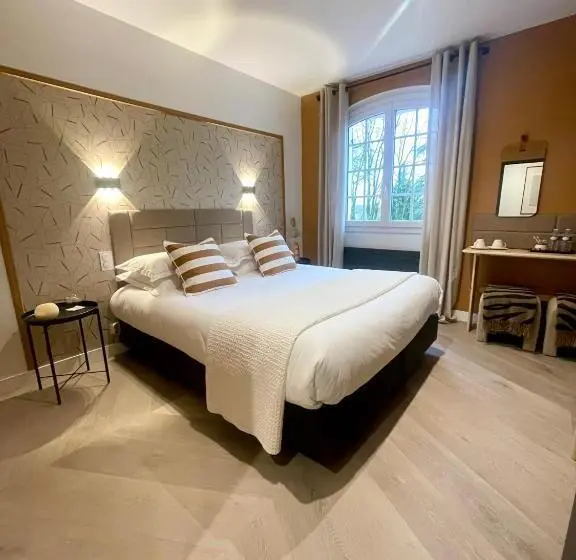 Standard room with outdoor bath, Les 15 Chenes Chambres D Hôtes, Parc Arboré De 5000 M2 à 20km Du Puydufou Une Suite Familiale Et 3 C