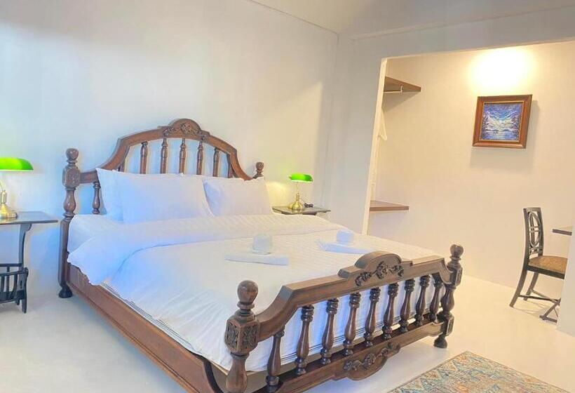 Deluxe Suite King Bed, The Courtyard Chiangrai
