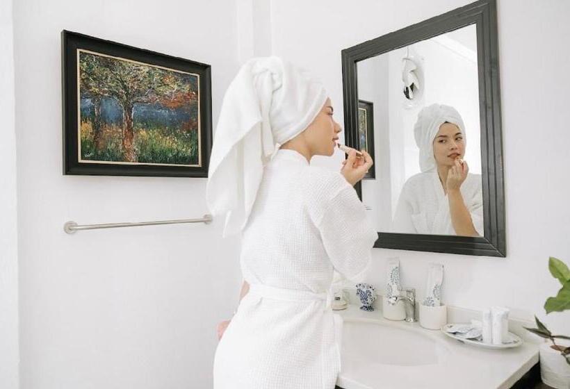 Deluxe Suite King Bed, The Courtyard Chiangrai