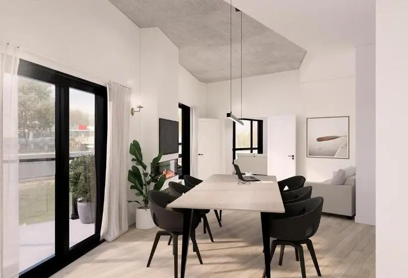 Executive-studio, Hôtel   Expérience   Quartier Des Marinas