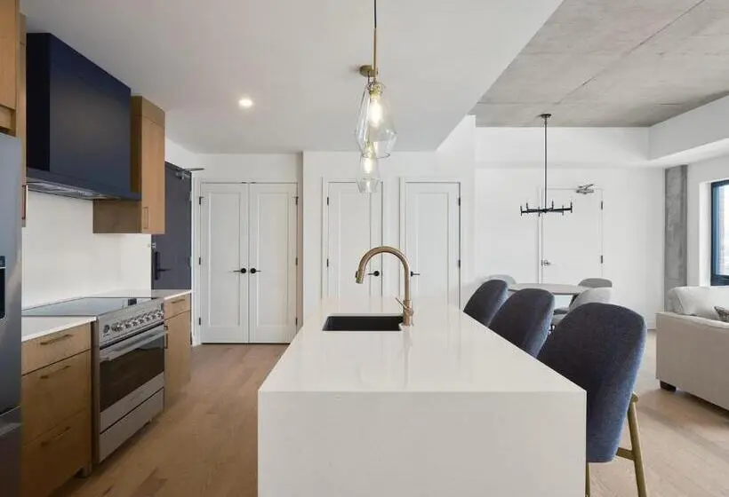 Sviitti Liikuntarajoitteisille, Hôtel   Expérience   Quartier Des Marinas