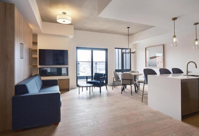 带四张床的标准工作室, Hôtel   Expérience   Quartier Des Marinas