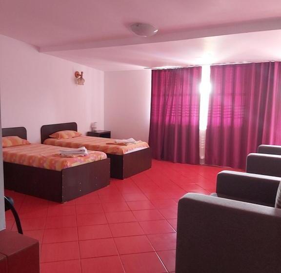 패밀리 룸, Motanul Galanton