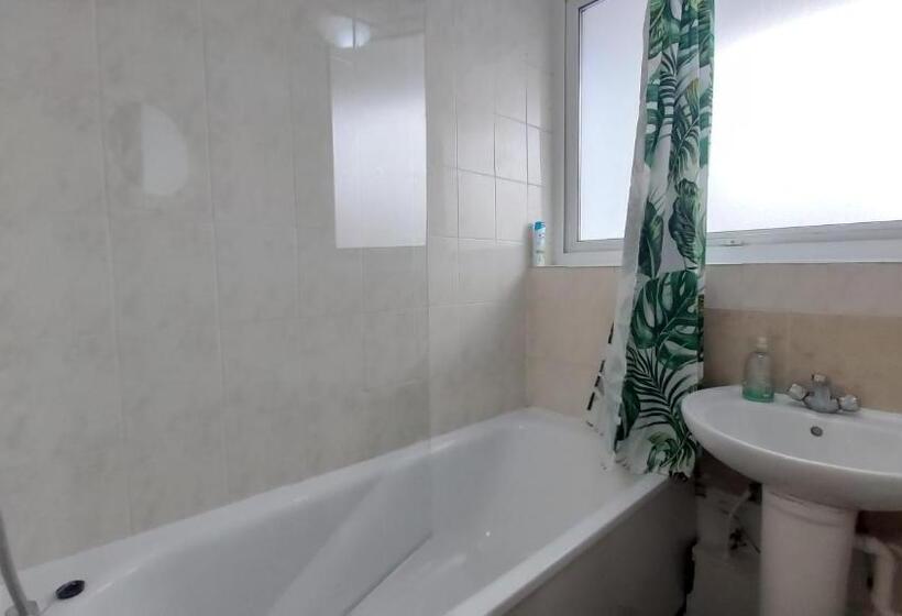 Номер Economy Индивидуальный, London Oldbury House Rooms