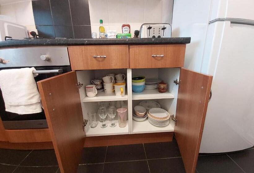 Номер Economy Индивидуальный, London Oldbury House Rooms
