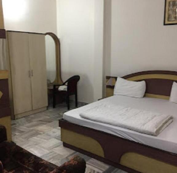 标准间, Siddharth Hotel, Pratapgarh