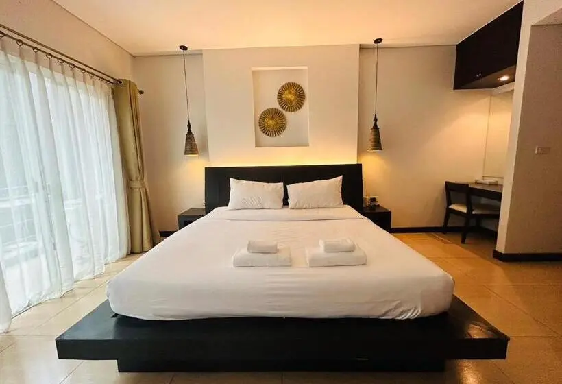 キングサイズベッドのデラックスルーム, โรงแรม ดิ โอวาเล่ย์ [the O Valley Boutique Hotel]