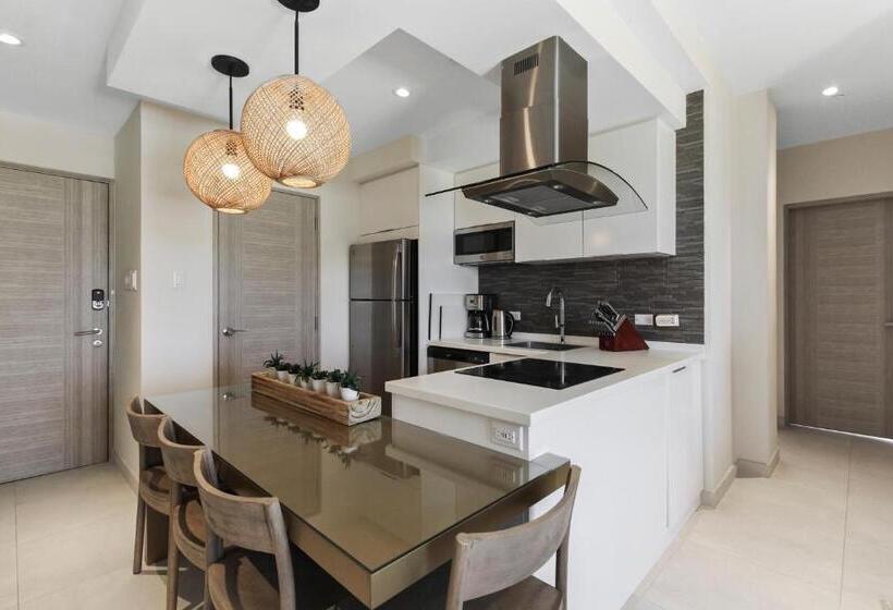 آپارتمان 1 خوابه با چشمانداز دریا, Bocobay Aracari Condo