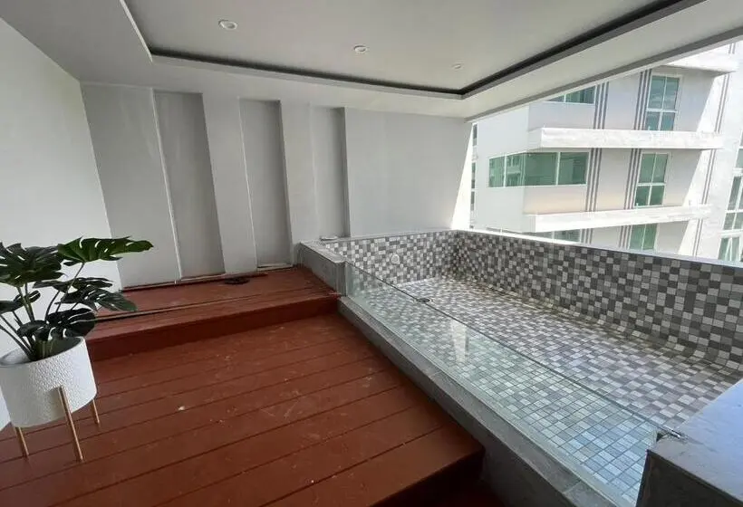 Sviitti Uima-allas, Deco Pattaya Hotel North Pattaya