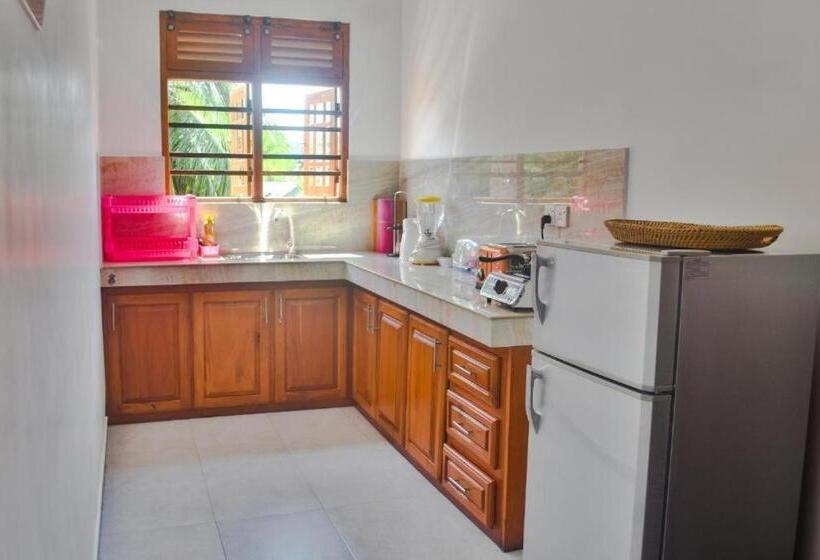 Номер Deluxe с Балконом, Blue Whales