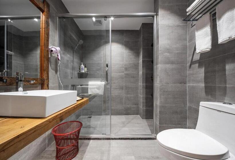 マウンテンビュースイート, Guilin Village Creek Inn  Free Shuttle Bus To Train Railway Station Over 3 Nights One Way