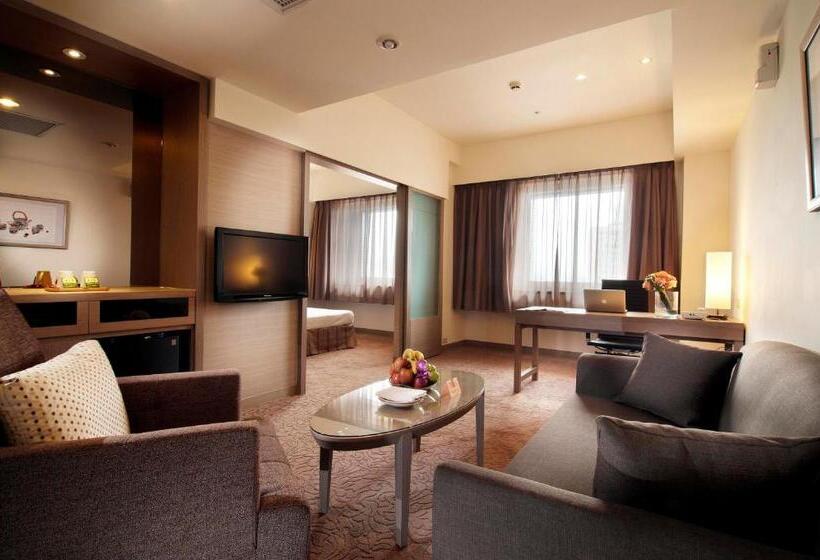 سوییت لوکس, Howard Civil Service International House