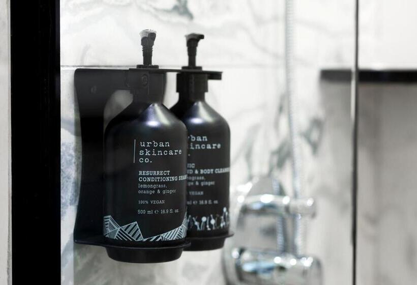 اتاق خانوادگی, Mi Rochor