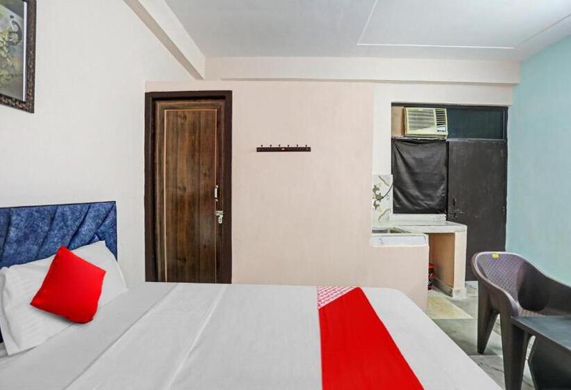 トリプルクラシックルーム, Oyo Flagship Moon Star Residency