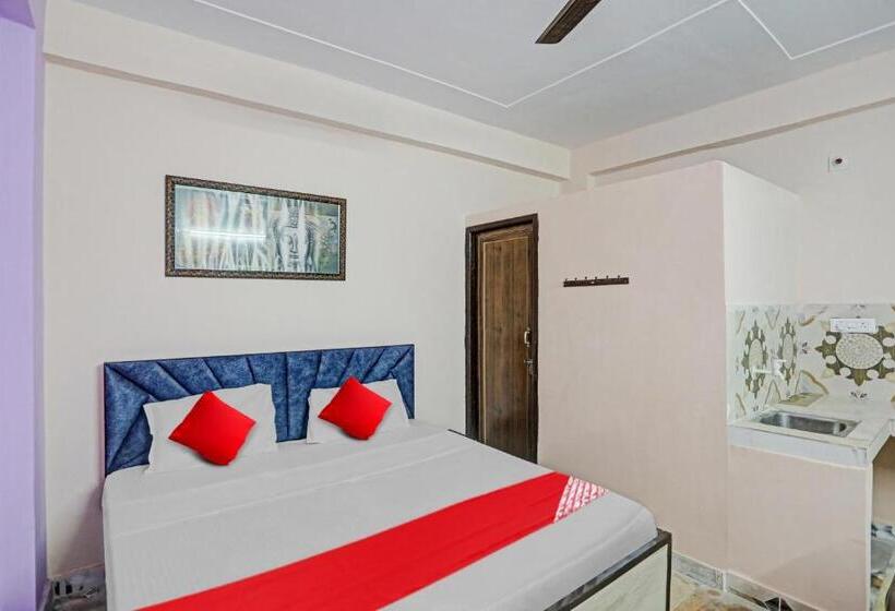 トリプルクラシックルーム, Oyo Flagship Moon Star Residency