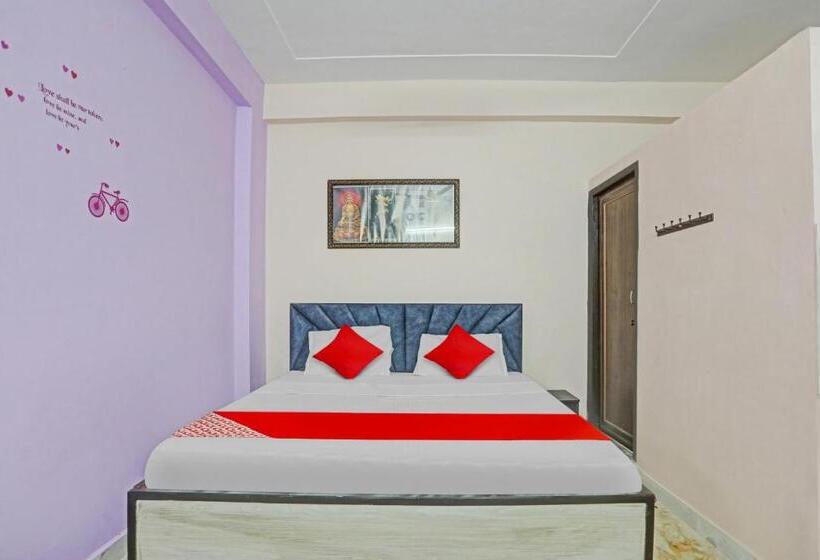 トリプルクラシックルーム, Oyo Flagship Moon Star Residency